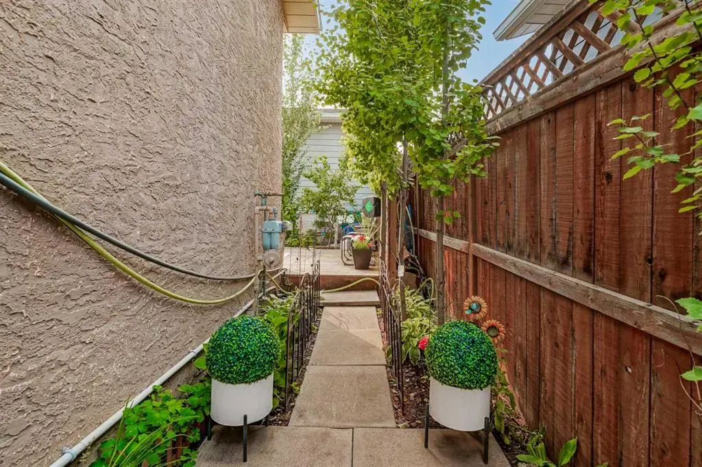 5 Shawinigan Rise SW