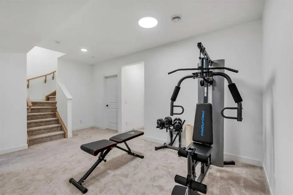 29 Calhoun Crescent NE
