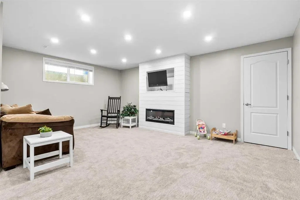 149 Tanner Close SE