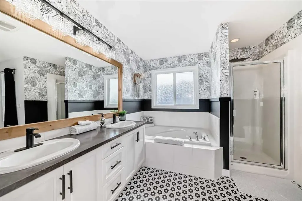 332 Ranch Close