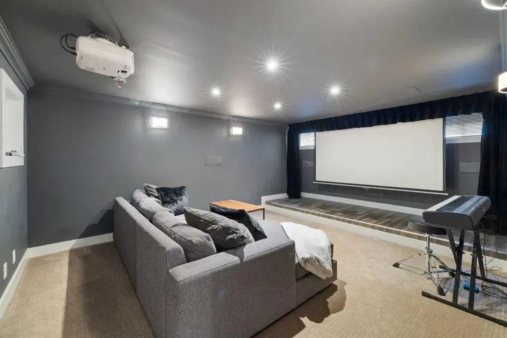 28 Glamorgan Drive SW
