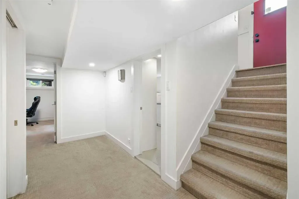 28 Glamorgan Drive SW