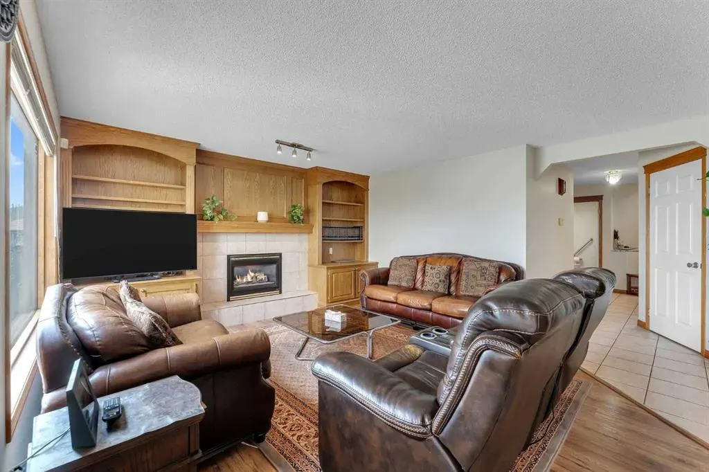 220 Edgeridge Gardens NW