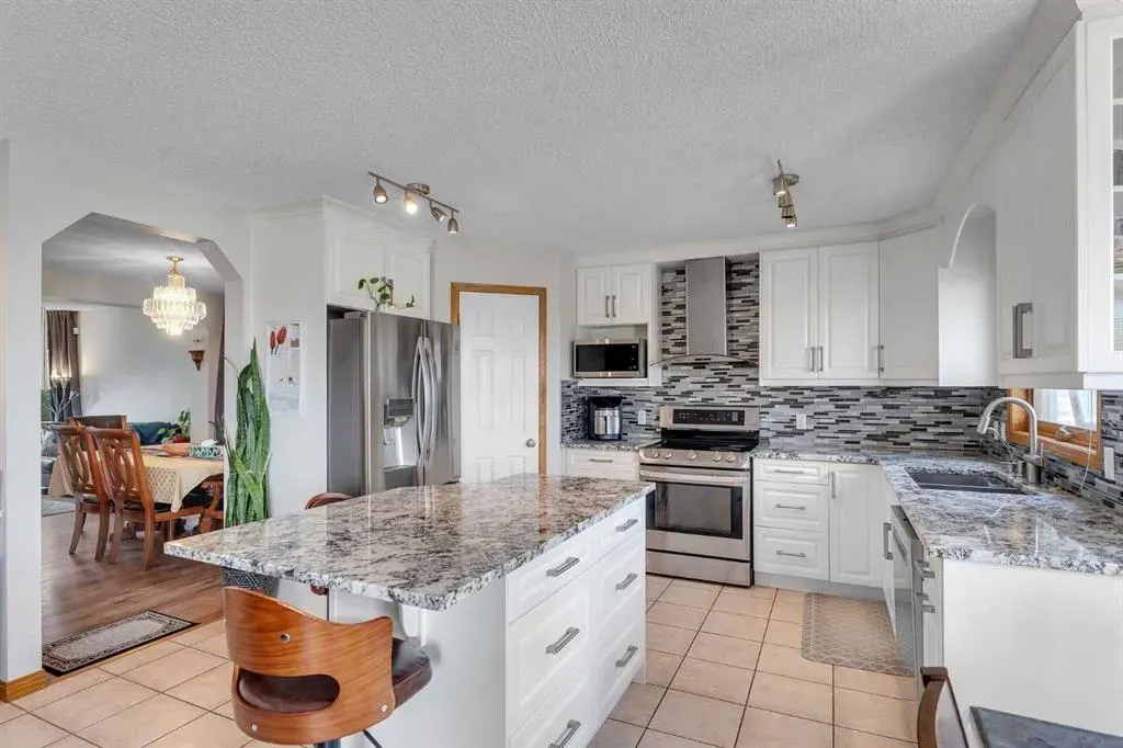 220 Edgeridge Gardens NW