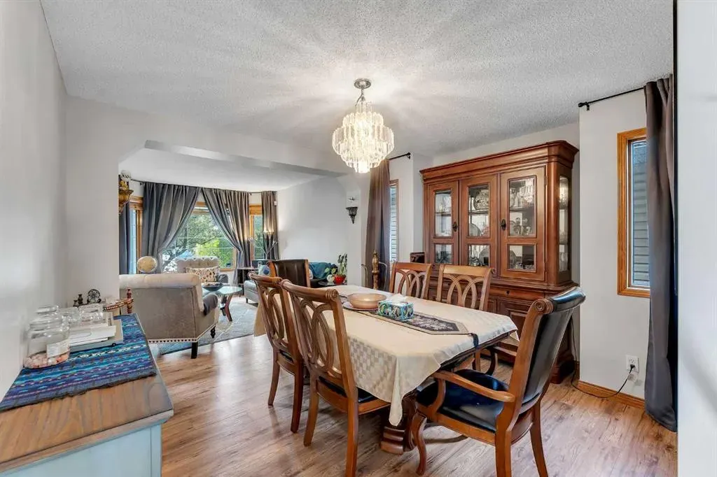 220 Edgeridge Gardens NW