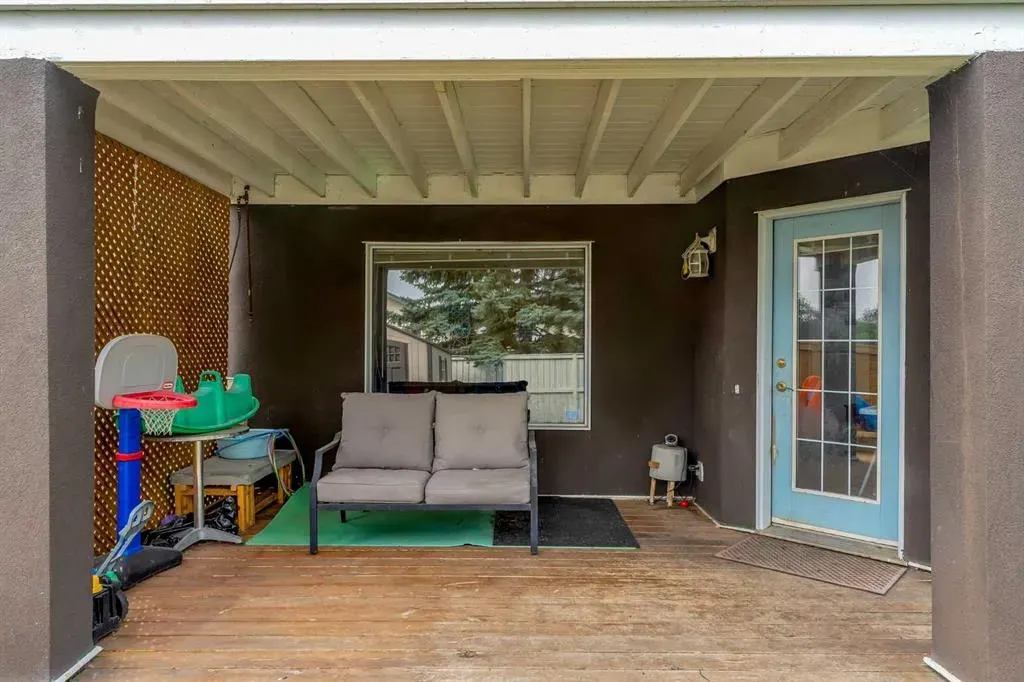 220 Edgeridge Gardens NW