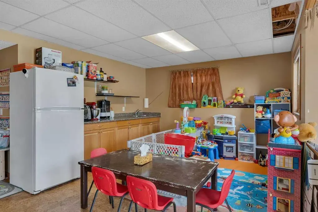 220 Edgeridge Gardens NW