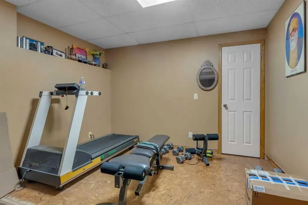 220 Edgeridge Gardens NW