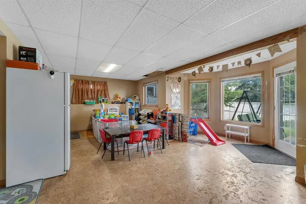 220 Edgeridge Gardens NW