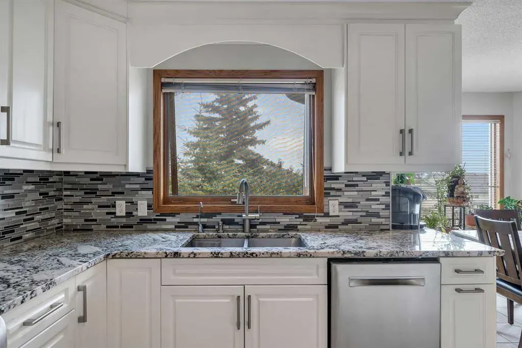 220 Edgeridge Gardens NW