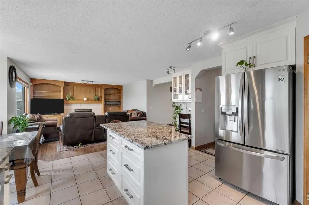 220 Edgeridge Gardens NW