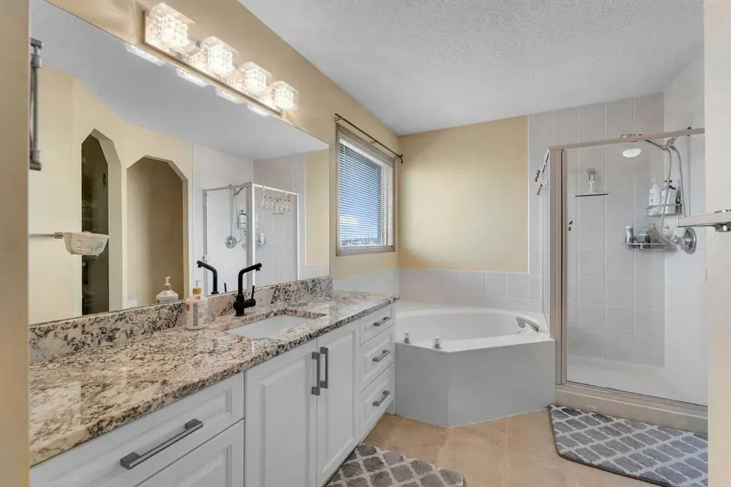 220 Edgeridge Gardens NW