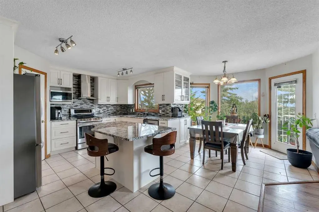 220 Edgeridge Gardens NW