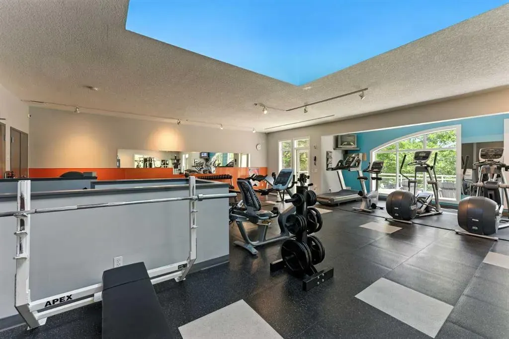 24 Hemlock Crescent SW, #3203