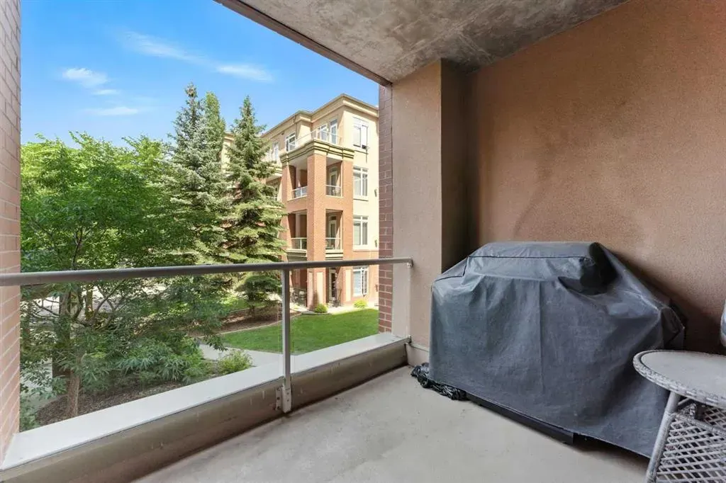 24 Hemlock Crescent SW, #3203
