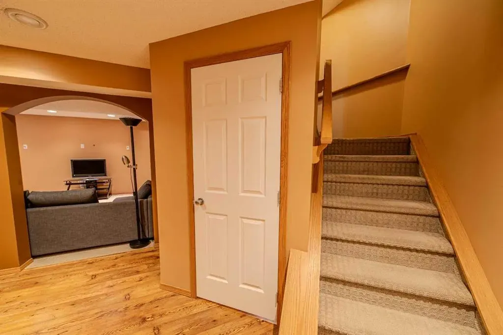 192 Somerglen Common SW