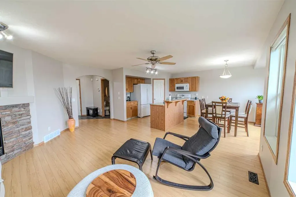 192 Somerglen Common SW