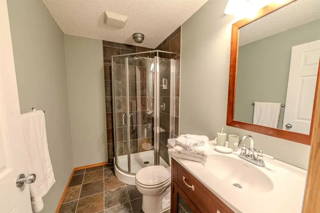 192 Somerglen Common SW