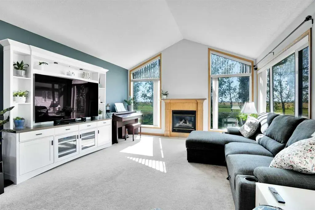 633 Advent Bay