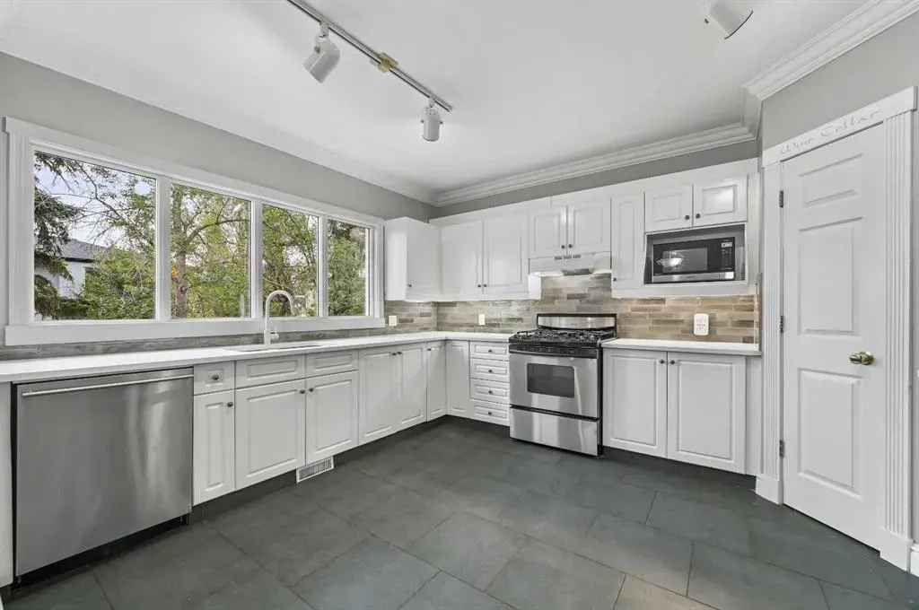 1611 21 Avenue SW, #3