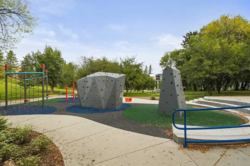 1611 21 Avenue SW, #3