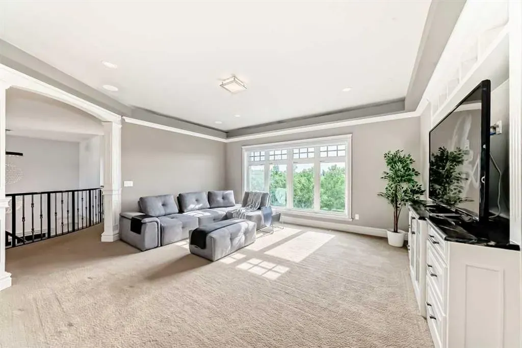 55 Aspen Ridge Court SW