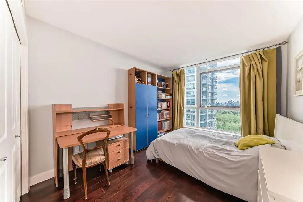 77 Spruce Place SW, #1907