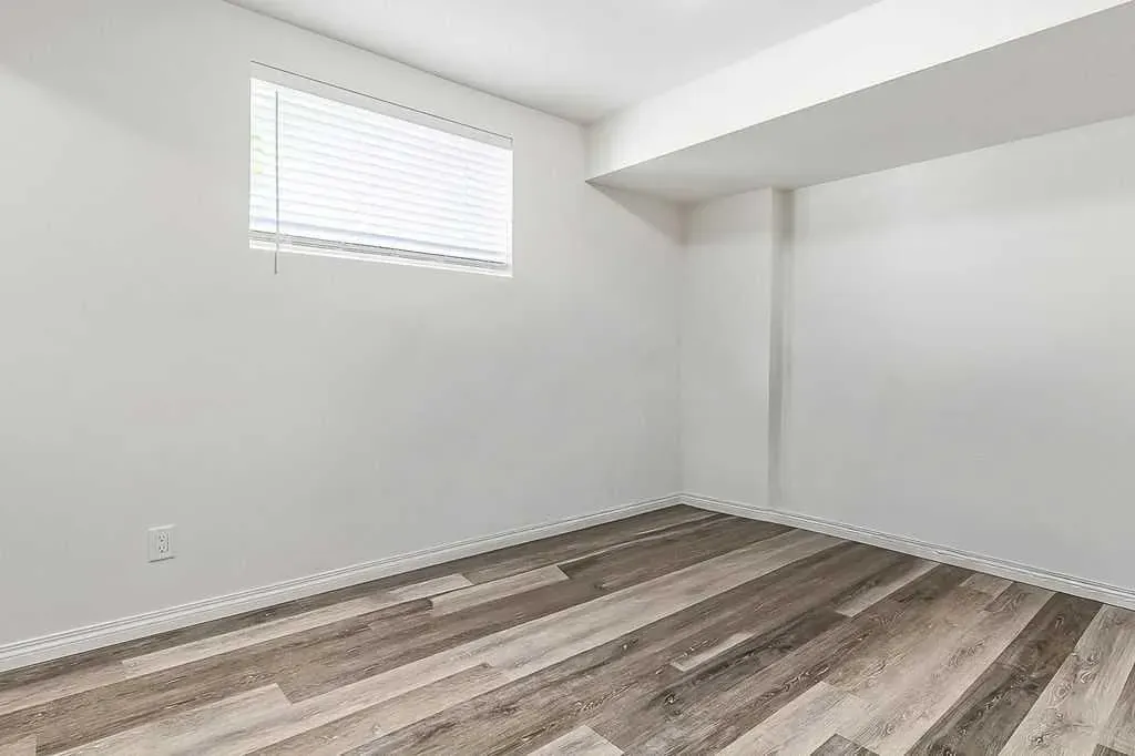 38 Reynolds Gate SW