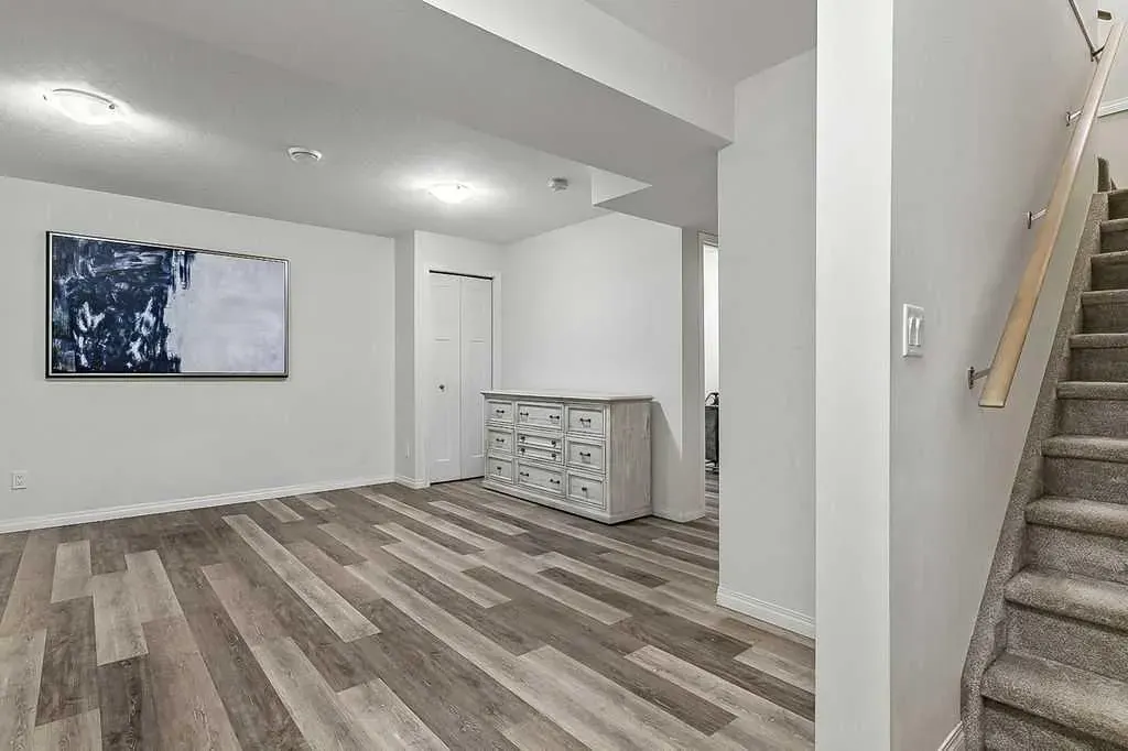 38 Reynolds Gate SW