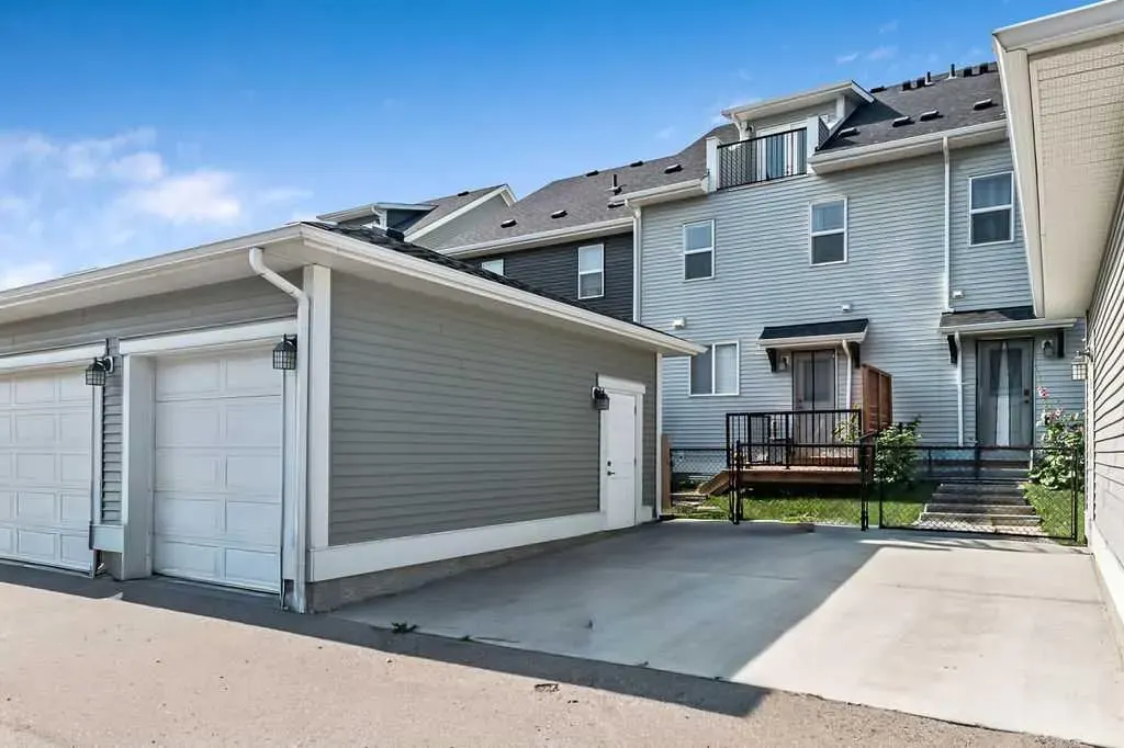 38 Reynolds Gate SW