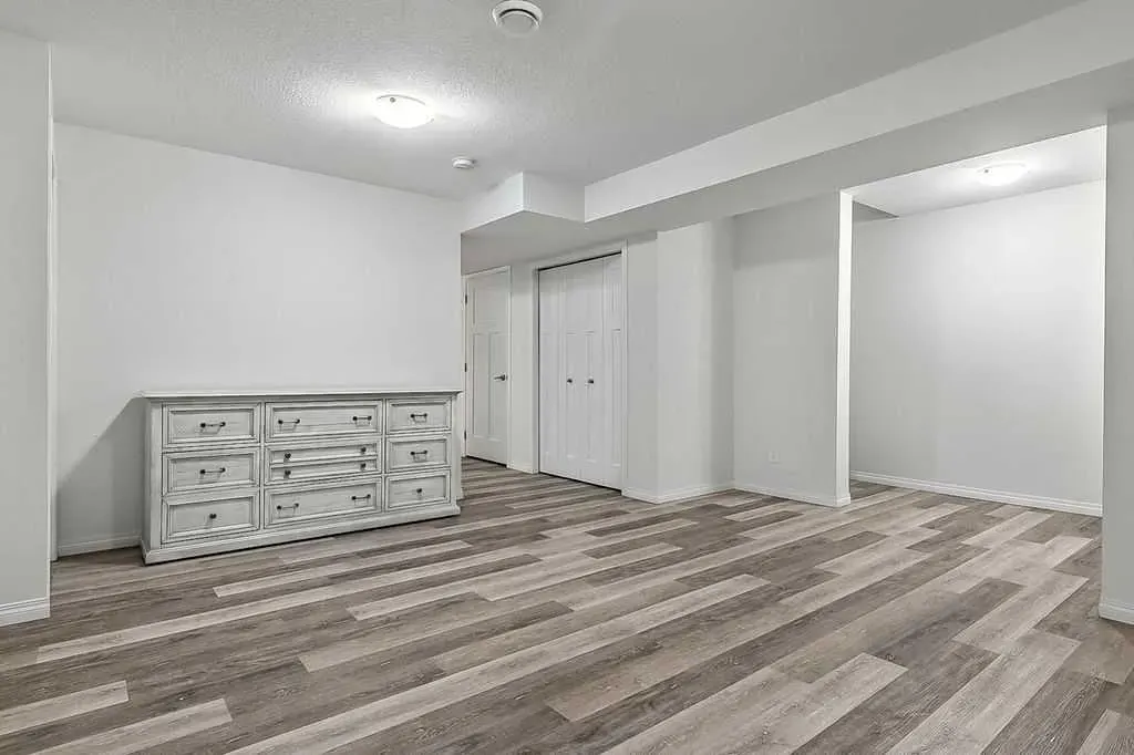 38 Reynolds Gate SW
