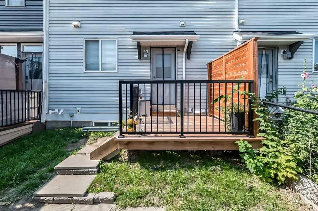 38 Reynolds Gate SW