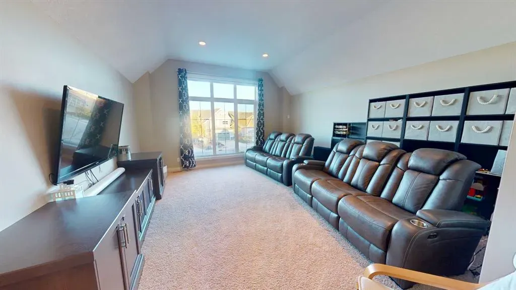 230 Mahogany Place SE