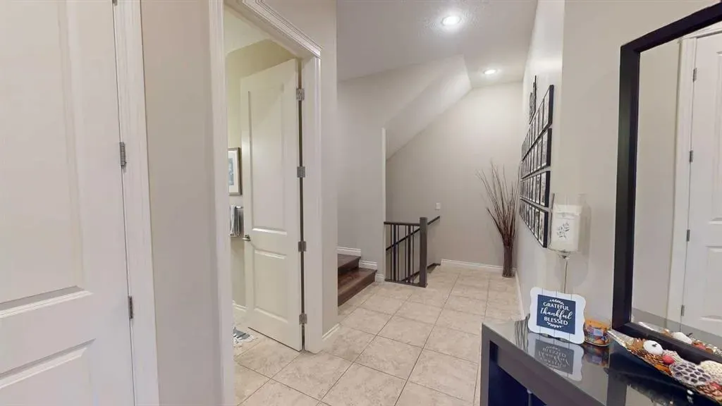 230 Mahogany Place SE