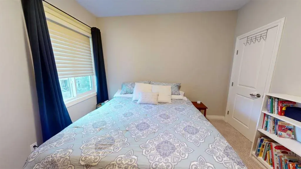 230 Mahogany Place SE