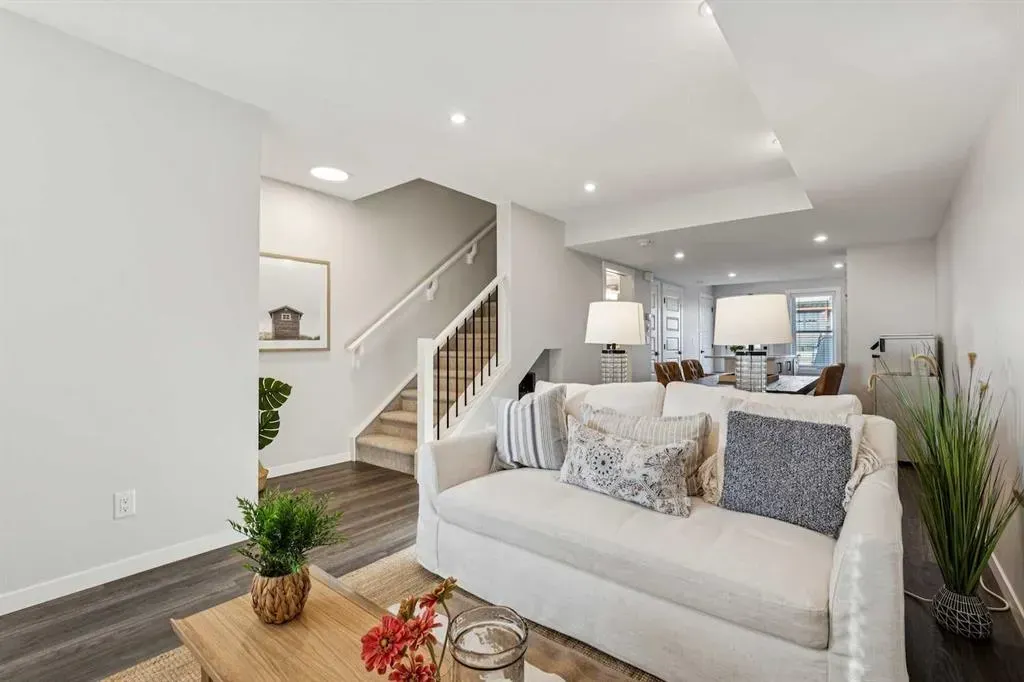 135 Mahogany Parade SE, #703