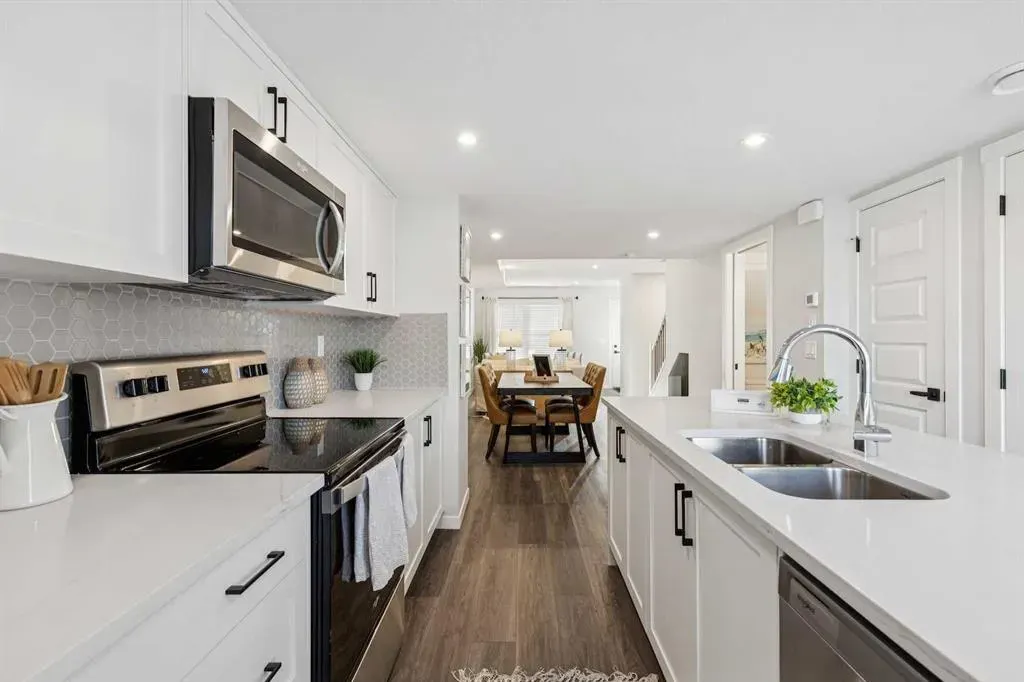 135 Mahogany Parade SE, #703