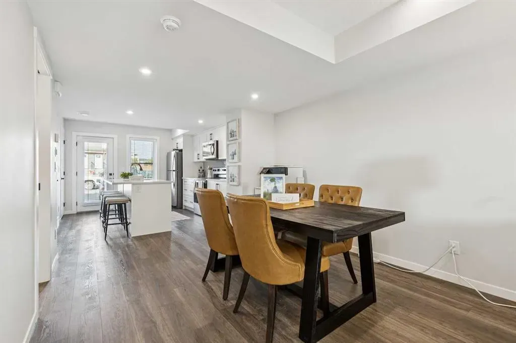 135 Mahogany Parade SE, #703