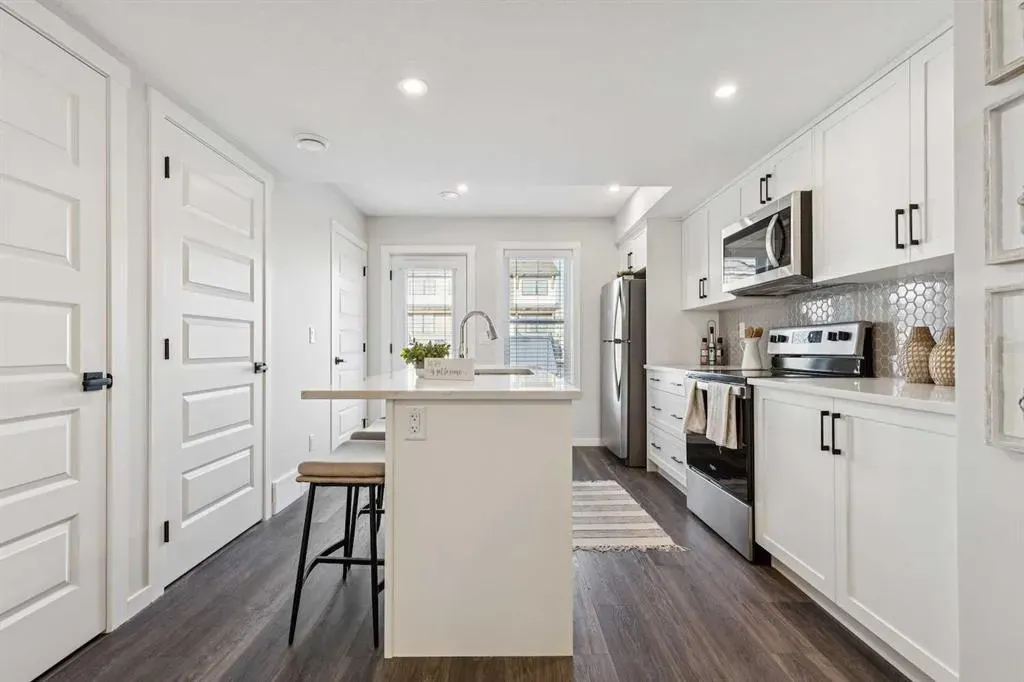 135 Mahogany Parade SE, #703