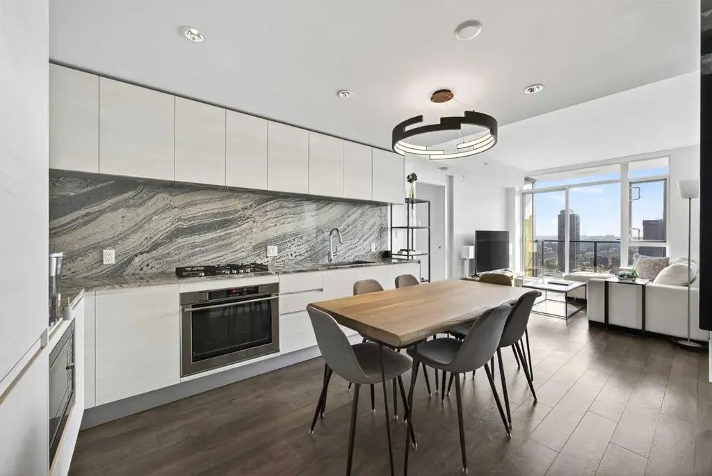 310 12 Avenue SW, #2405