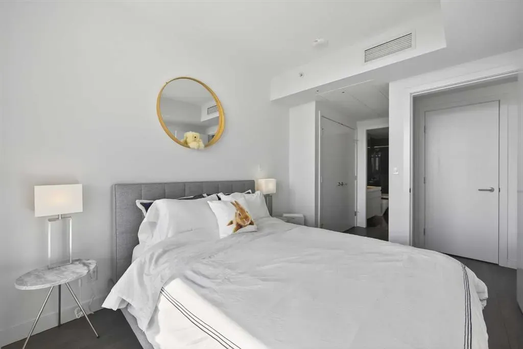 310 12 Avenue SW, #2405