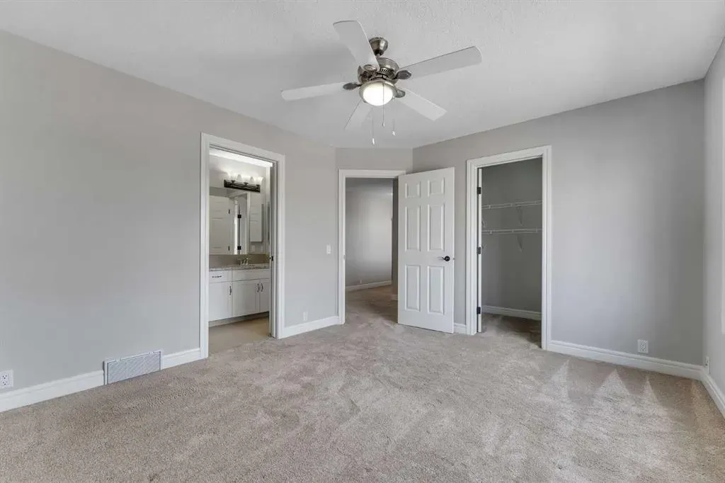 202 Coral Reef Manor NE