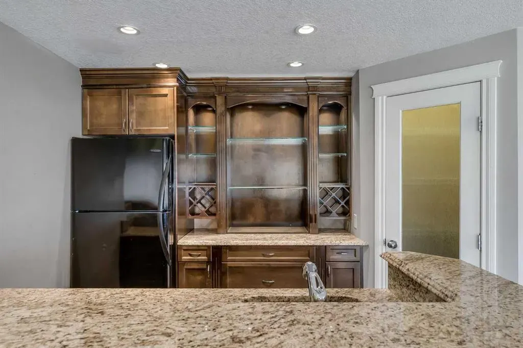 202 Coral Reef Manor NE