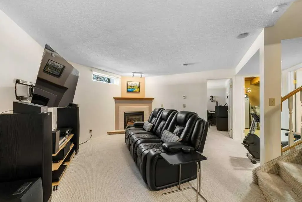 83 Macewan Park Heights NW