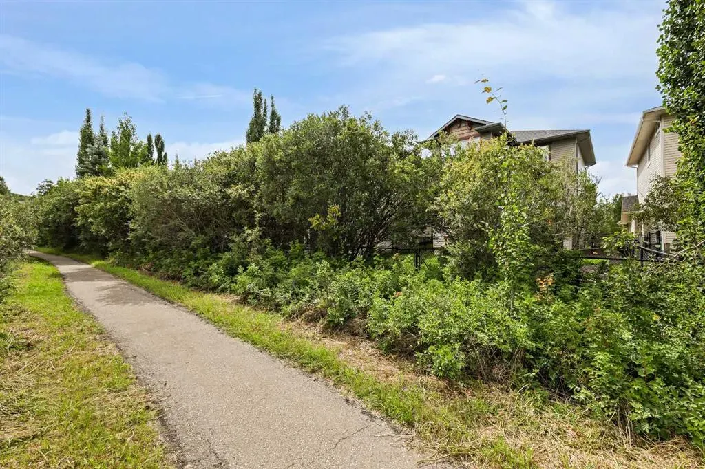 66 Crestbrook Hill SW