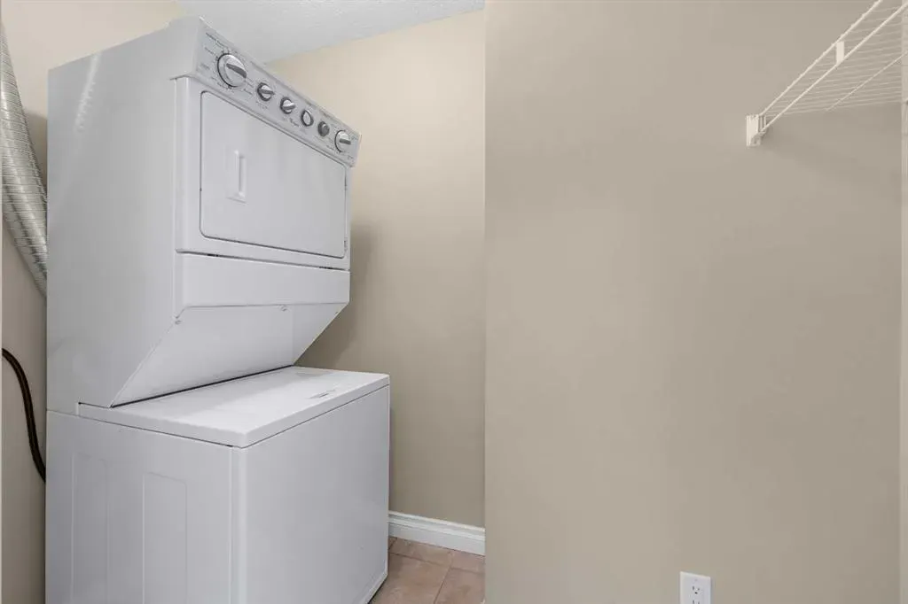 24 Hemlock Crescent SW, #3405