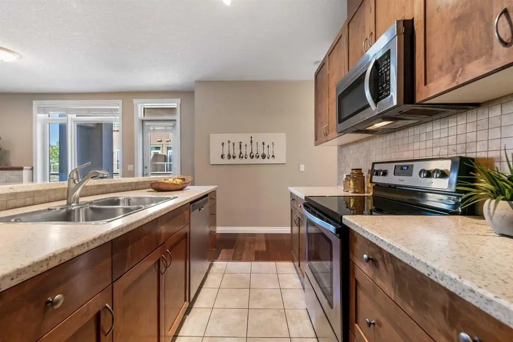 24 Hemlock Crescent SW, #3405