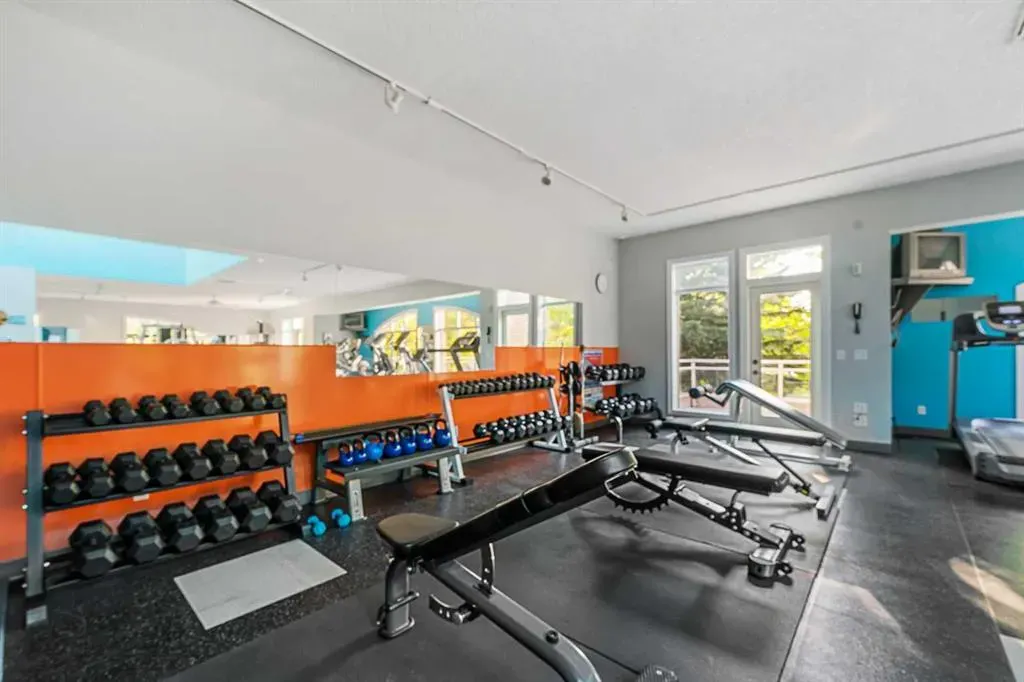 24 Hemlock Crescent SW, #3405