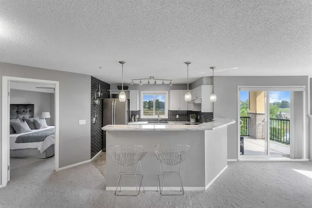 304 Mackenzie Way SW, #8328