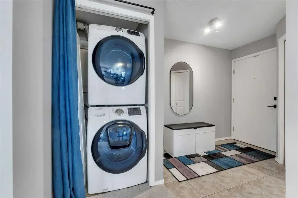 304 Mackenzie Way SW, #8328